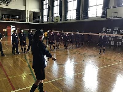 2021.1006　高１バドミントンゲーム様子①